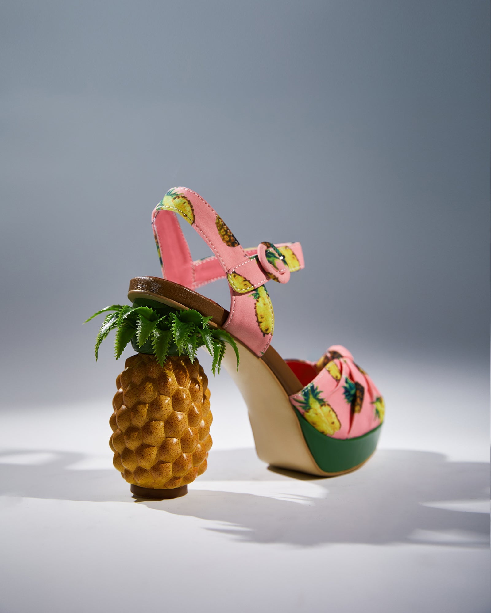 Lorena Pineapple Sandals In Pink