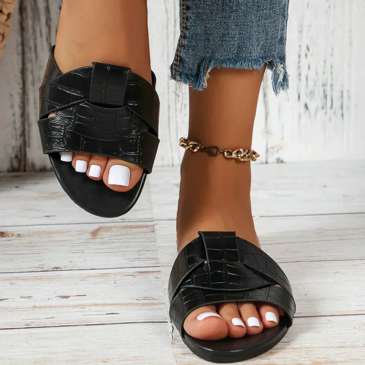 Livia - Luxe Slides