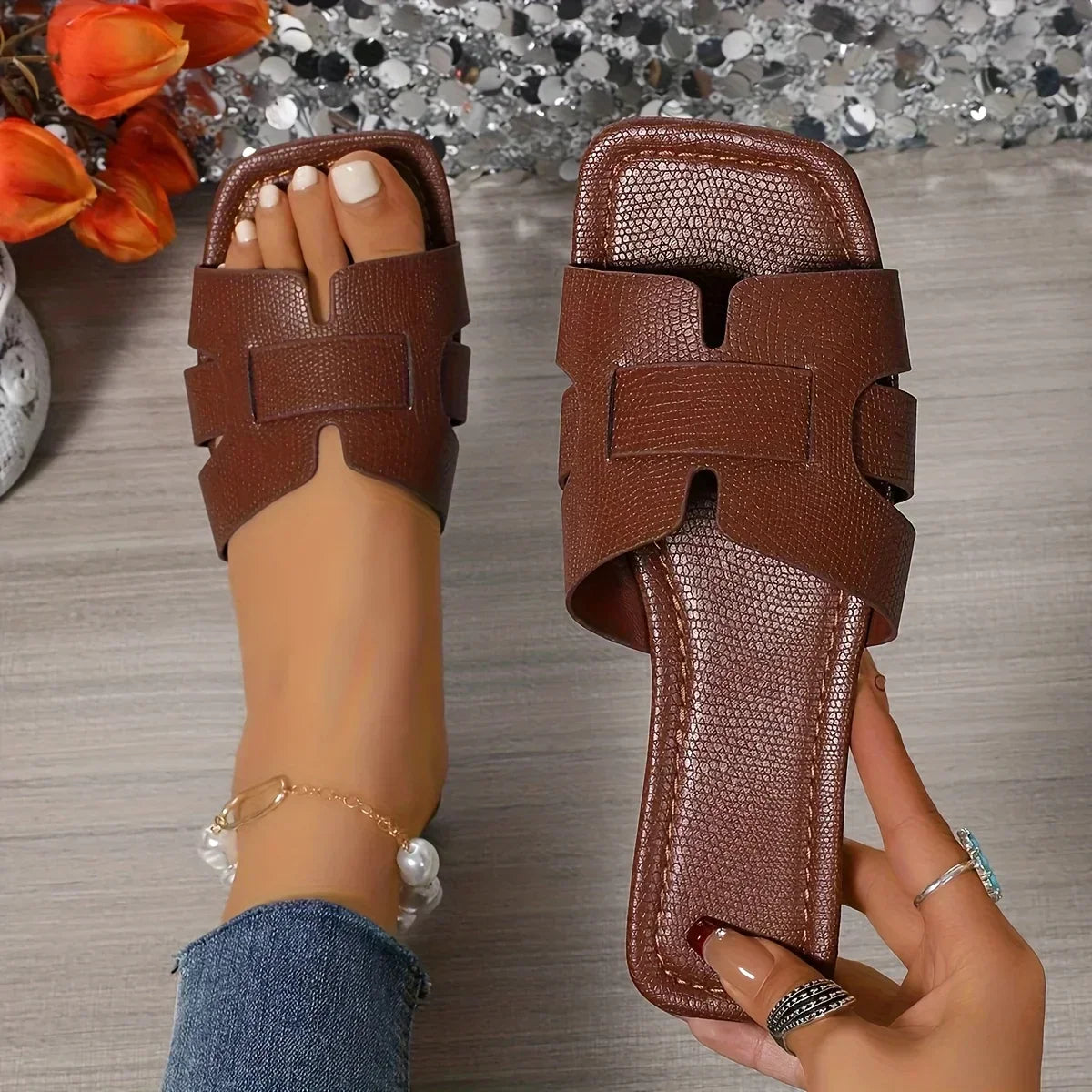 Valencia - Slides Sandals